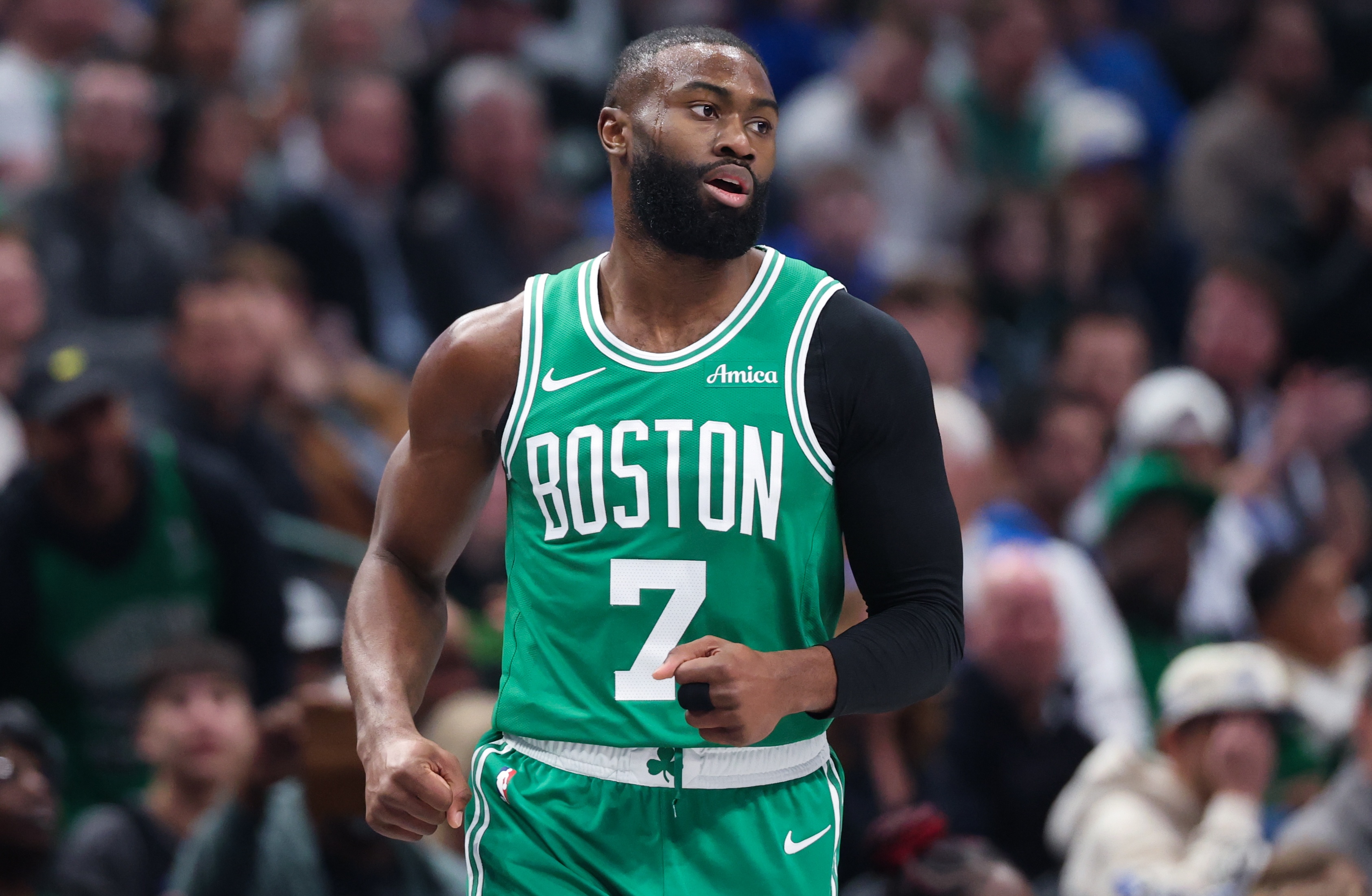 HoopsHype：若字母哥赴绿军换布朗 雄鹿倾向留人