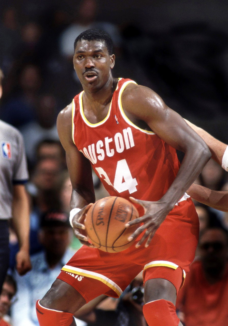 30年前今日：奥拉朱旺27+9+4夺MVP+DPOY+FMVP，火箭首冠