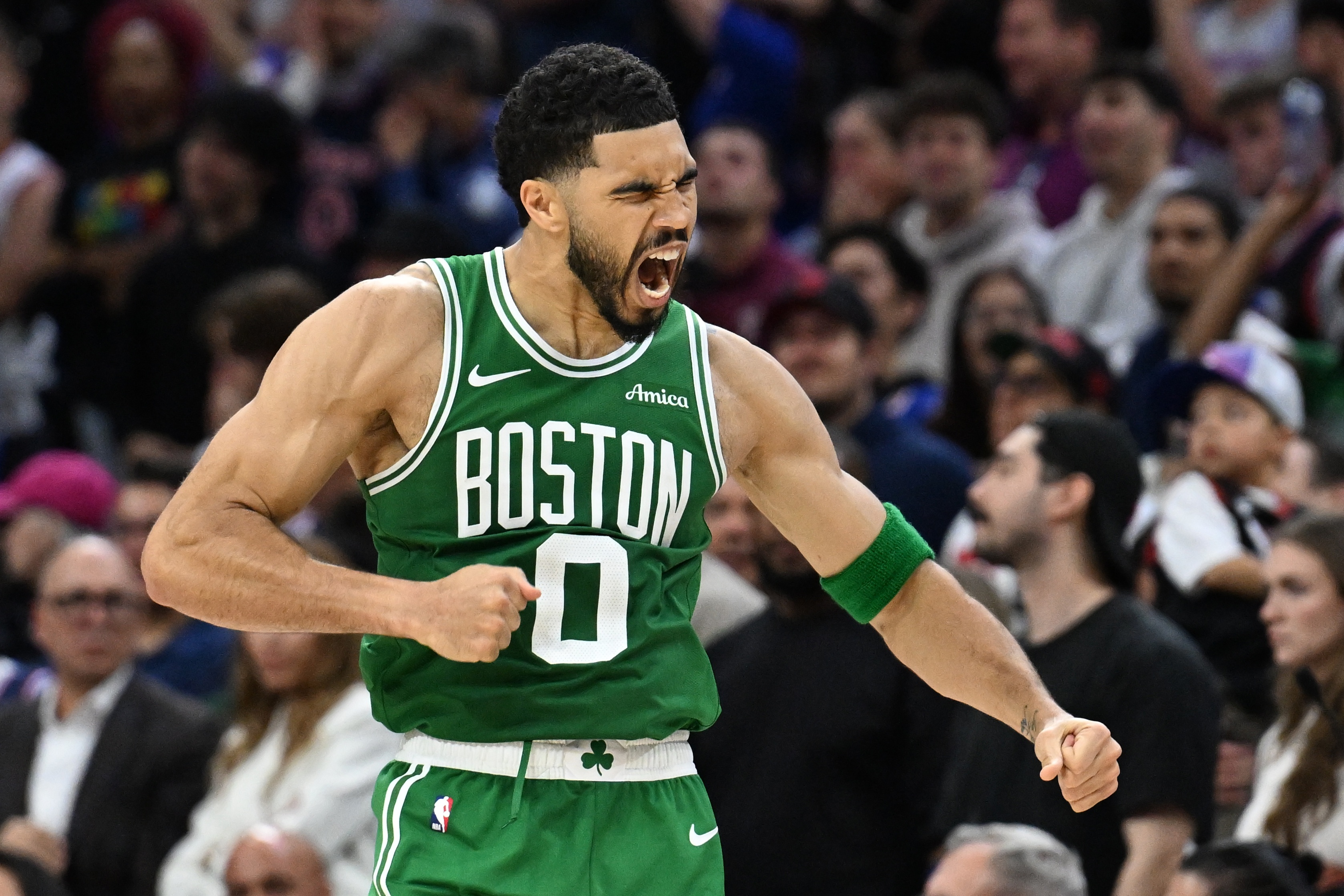 绿军内讧升级？布朗自宣近十年胜场之王 523胜压约基奇