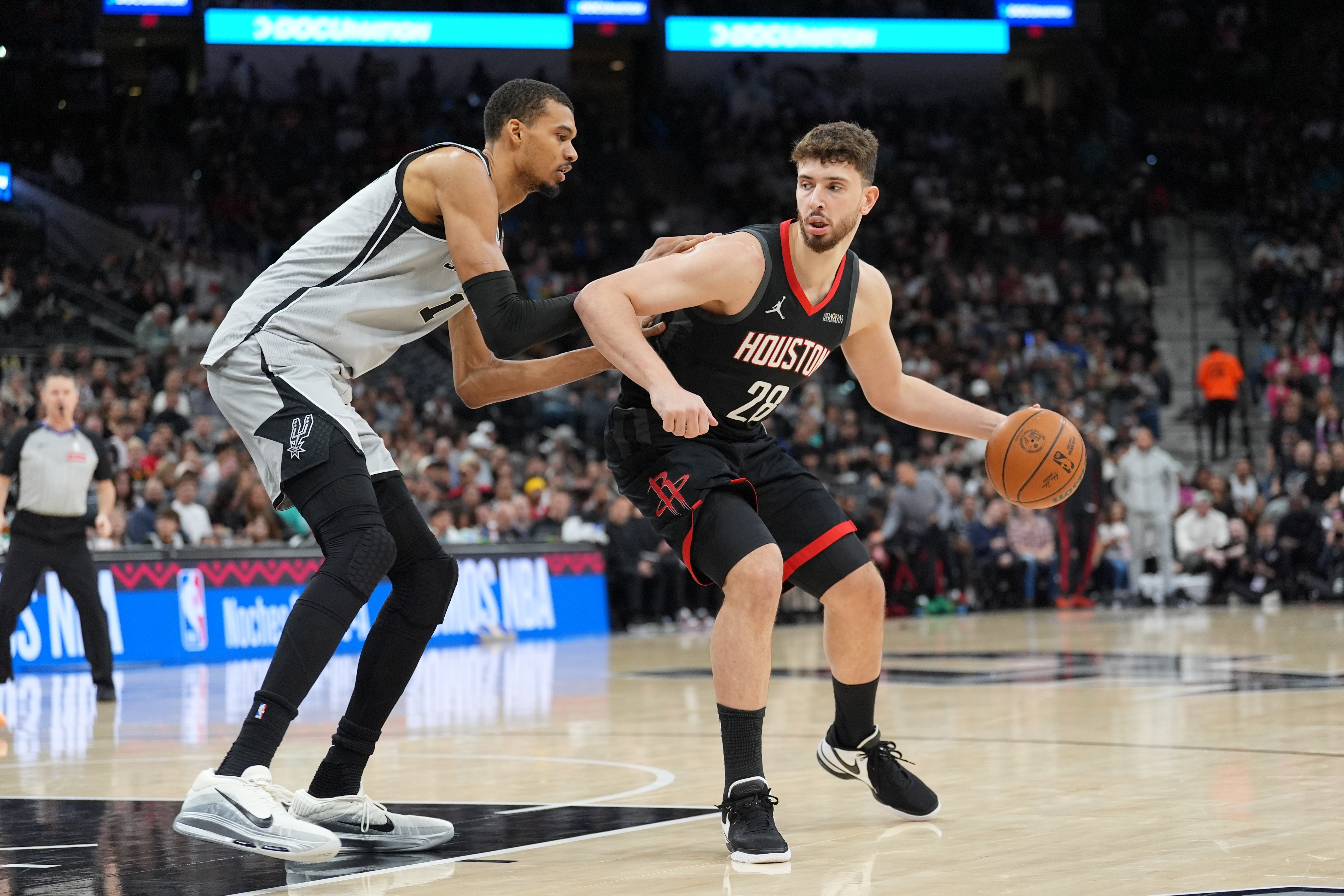 火箭年轻核心集体比马刺双星还老 年龄倒挂成重建最大隐患