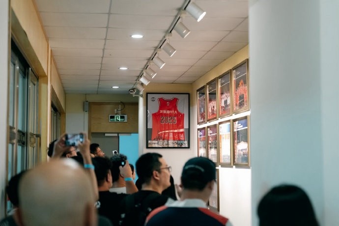 广州龙狮第二届“挎fit人”球迷代表会议收官 俱乐部承诺落实建议
