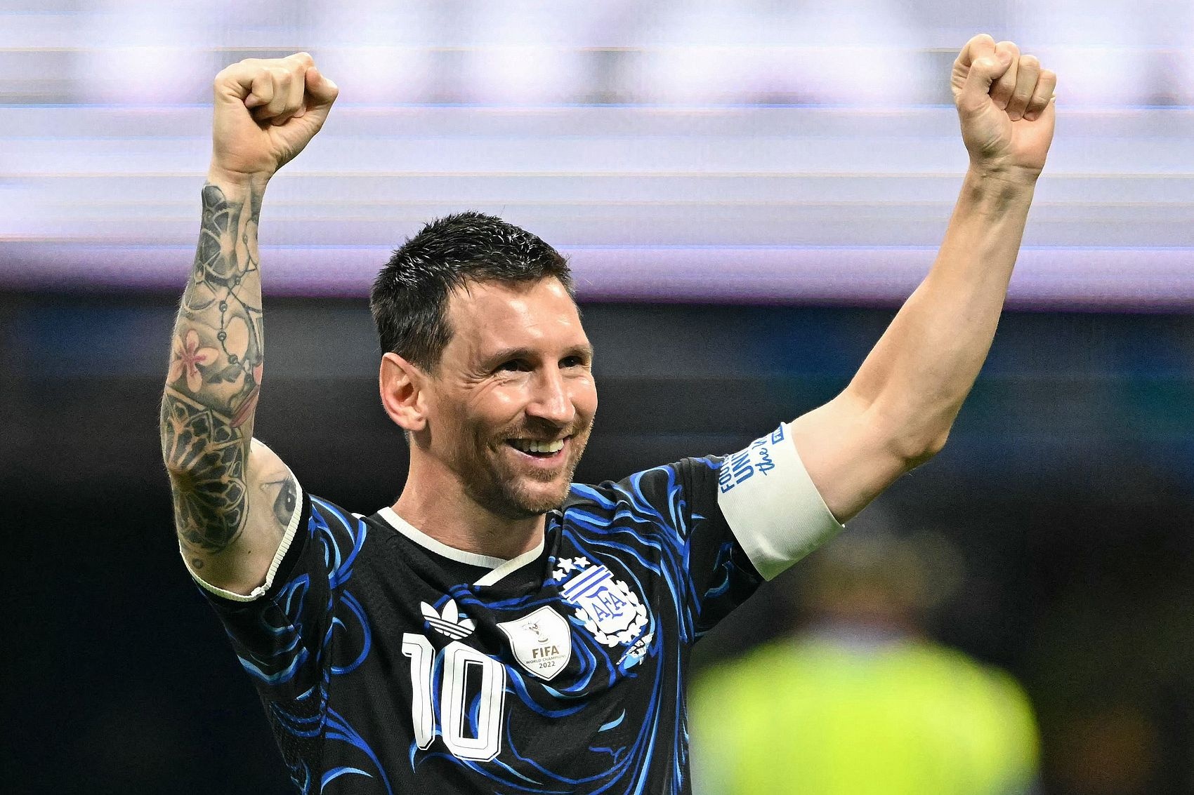 特朗普确认出席世界杯决赛并计划颁奖，阿根廷举马岛横幅遭FIFA调查