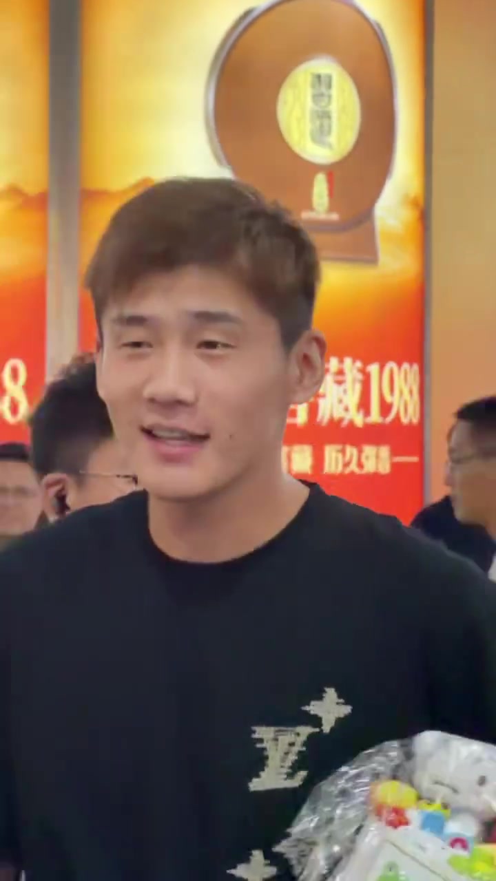 山西三年C类合同锁王俊杰 前宁波顶薪后卫抵晋