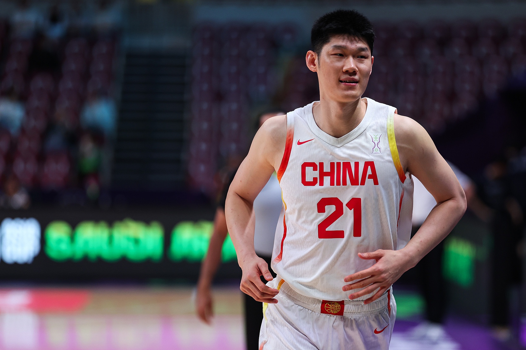 郭艾伦:胡金秋能防挡拆 建议减少沉退
