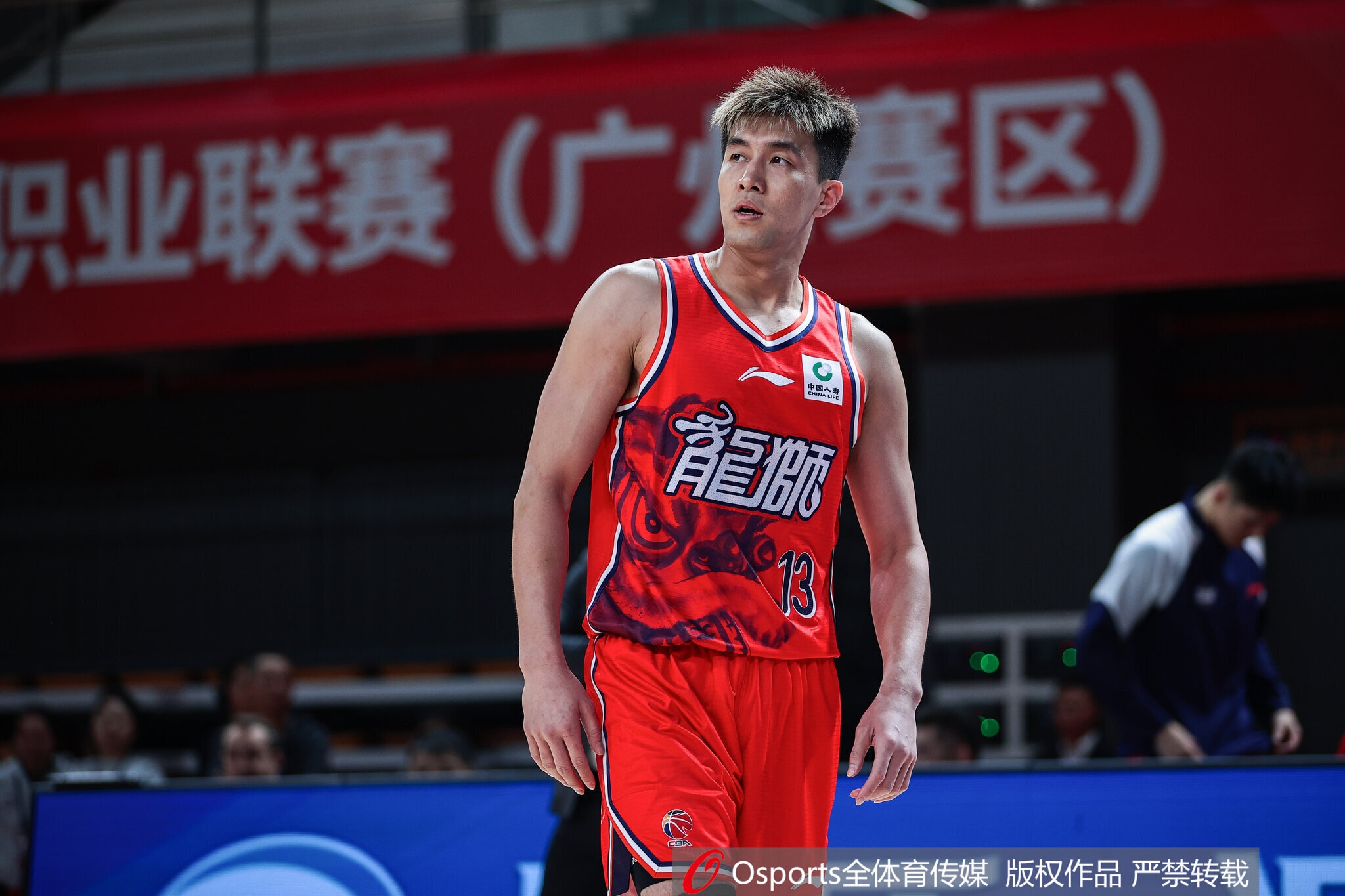 92-74!中国男篮克台北 郭艾伦解说席调侃生死战 92-74!中国男篮克台北 郭艾伦解说席调侃生死战