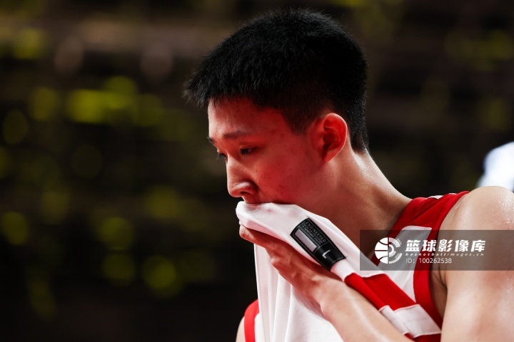 媒体人:张宇辰加盟Vsita和大多人不同 作为后卫在美高更难竞争