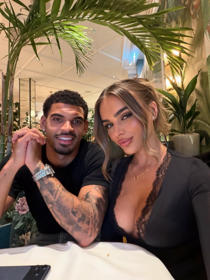 合理吗？吉布斯-怀特落选英格兰队，未婚妻社媒转发数据鸣不平