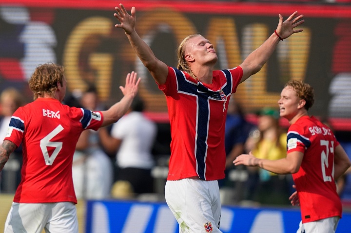 梅开二度！近19场挪威国家队比赛，哈兰德轰入多达32球
